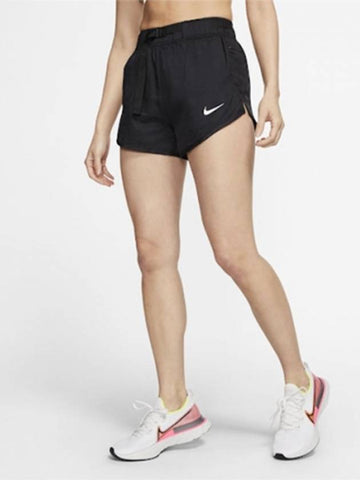 01CJ2430010Women’sIcon Crush Short PantsBlack - NIKE - BALAAN 1