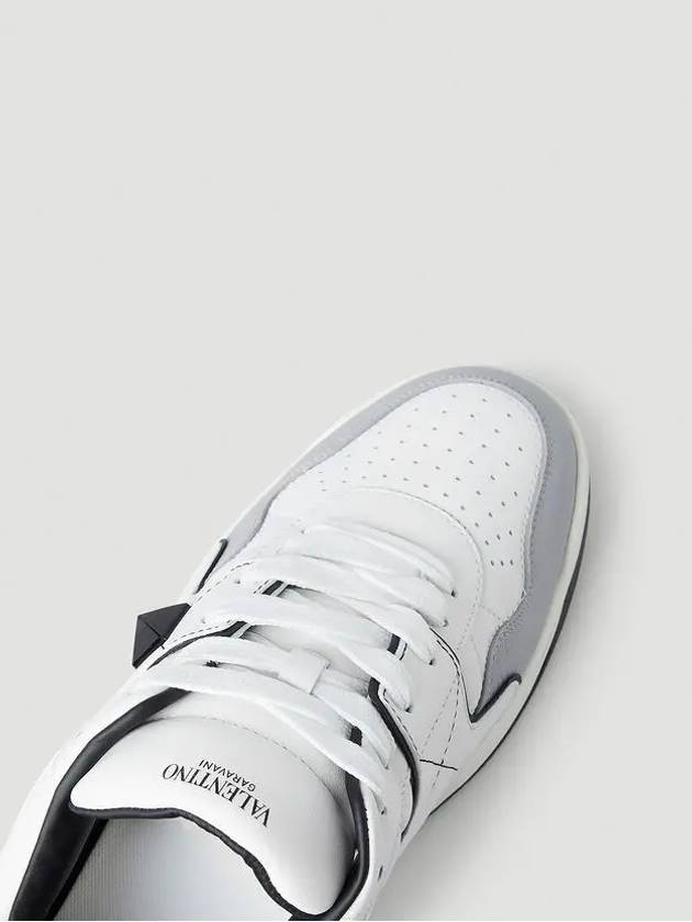 One One Stud Screen Print Logo Sneakers White - VALENTINO - BALAAN 5