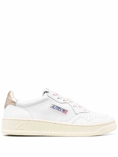 'Medalist' White Low Top Sneakers With Contrasting Heel Tab In Leather Woman - AUTRY - BALAAN 1