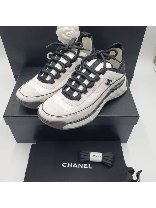 Fabric Suede Calfskin Low-Top Sneakers White Light Grey - CHANEL - BALAAN 2