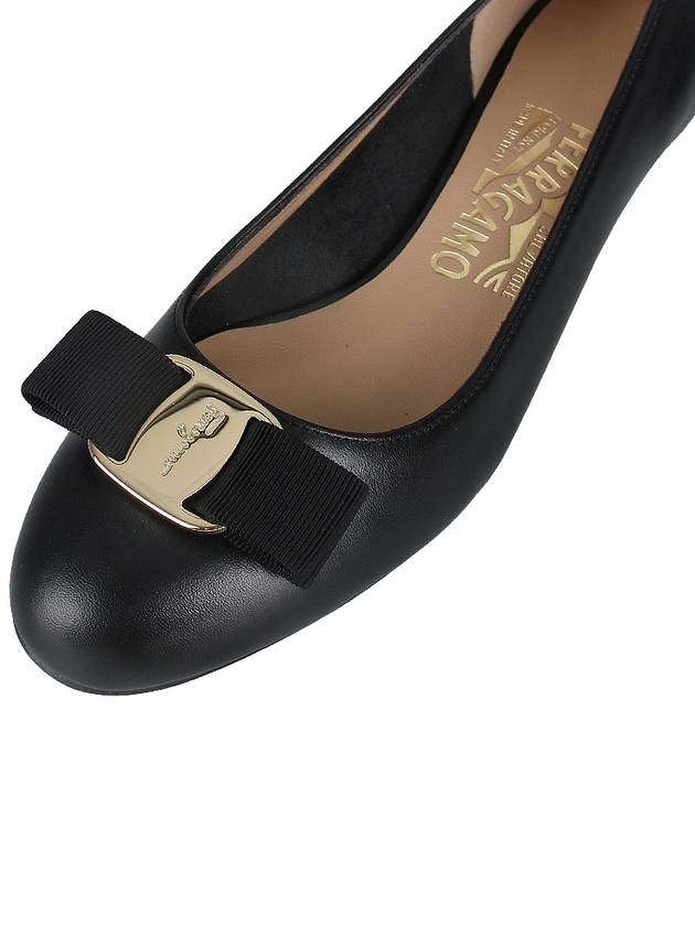 Women's Vara Pumps Black - SALVATORE FERRAGAMO - BALAAN 8