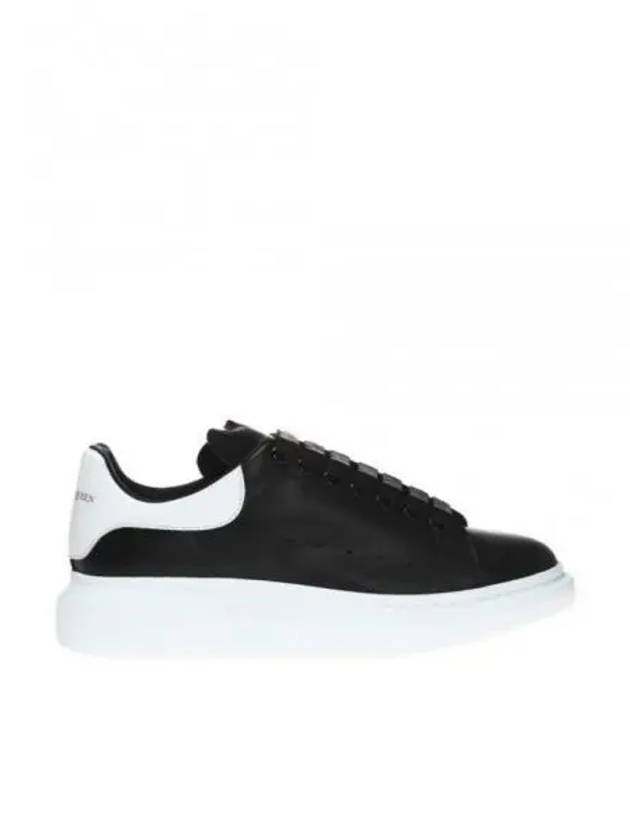 Oversized Leather Tab Low Top Sneakers Black - ALEXANDER MCQUEEN - BALAAN 2