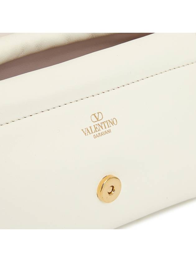 V Logo 1960 Women s Shoulder Bag P0AC4ZFJ 098 - VALENTINO - BALAAN 8