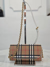 Checked white cross bag 4500496863 Unused - BURBERRY - BALAAN 1