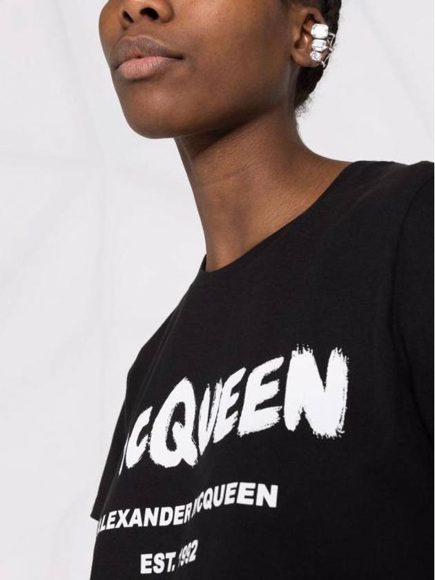 Women's Graffiti Logo Short Sleeve T-Shirt Black - ALEXANDER MCQUEEN - BALAAN 6