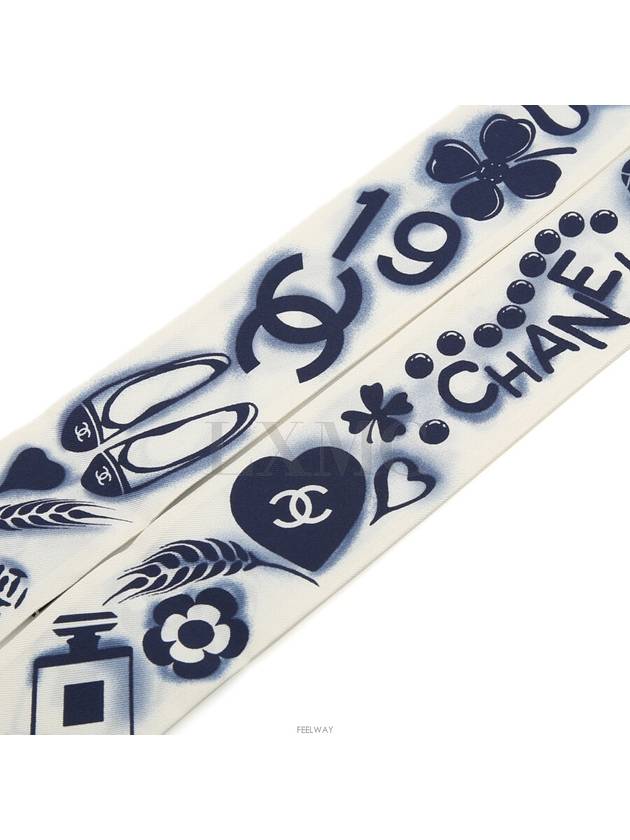 women muffler - CHANEL - BALAAN 7