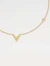 Essential V Necklace Gold - LOUIS VUITTON - BALAAN 7