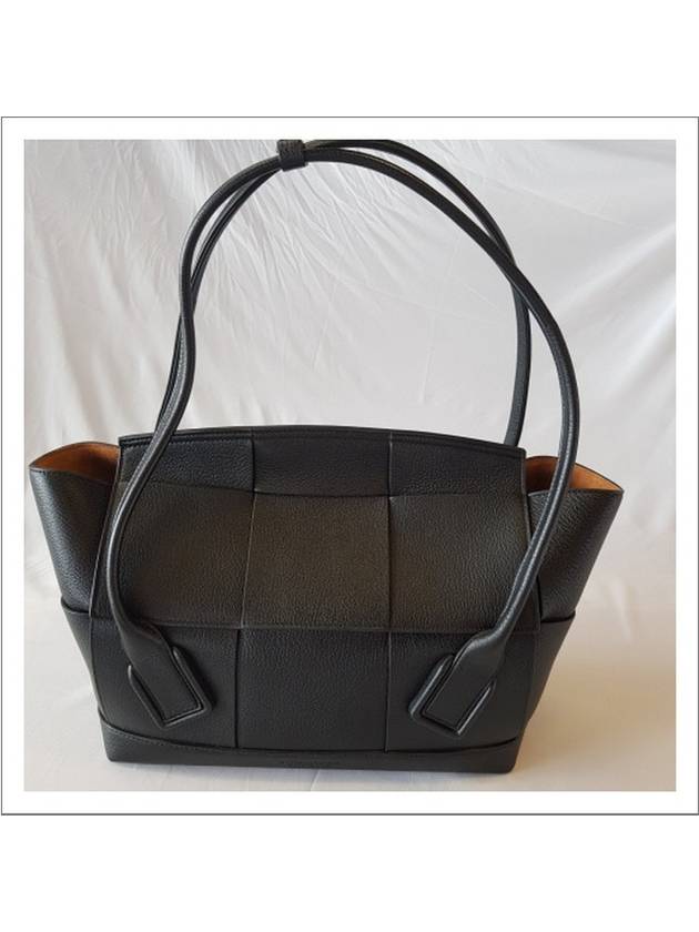 Arco Medium Tote Bag Black - BOTTEGA VENETA - BALAAN.