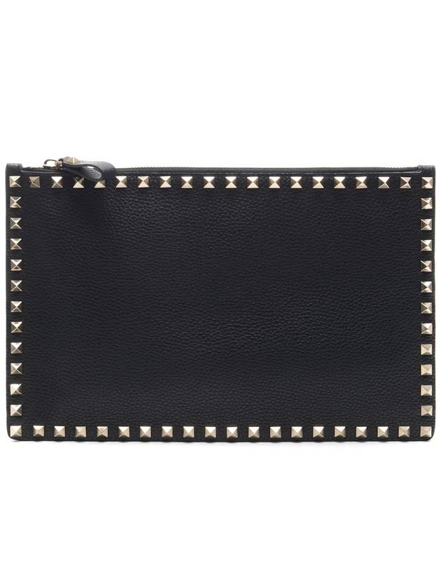 Rockstud Grinded Leather Clutch Bag Black - VALENTINO - BALAAN 2