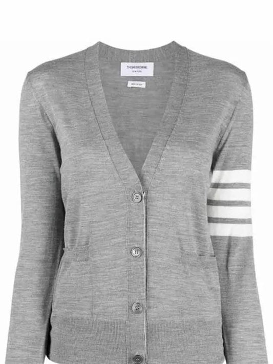 Sustainable Fine Merino Wool 4-Bar Relaxed Fit V-Neck Cardigan Light Grey - THOM BROWNE - BALAAN 2