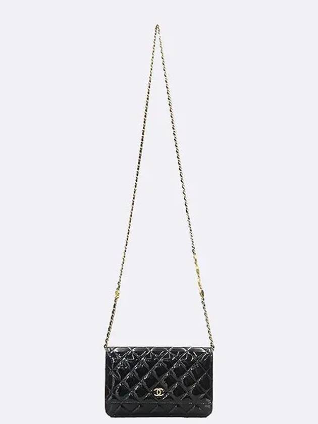 Black Patent WOC Wallet CC Heart Gold Chain Season Cross Bag - CHANEL - BALAAN 2