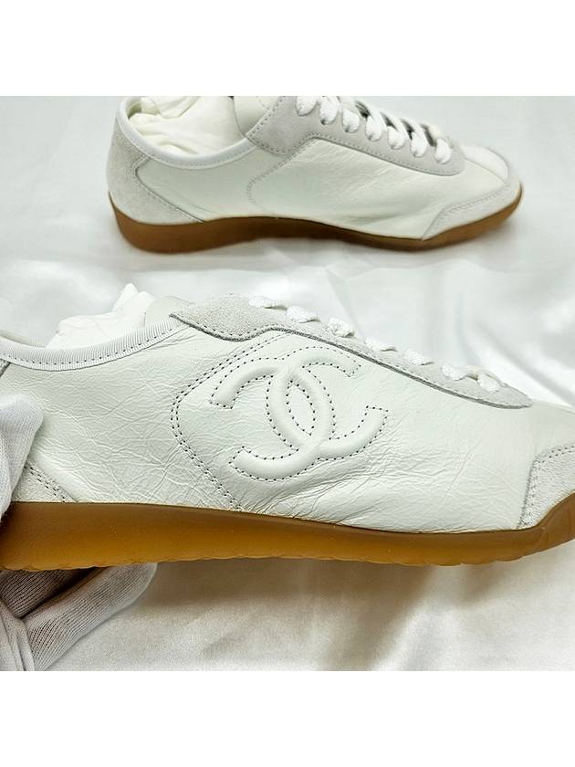 Sneakers CC Logo Velvet Calfskin Suede White G45996 - CHANEL - BALAAN 3