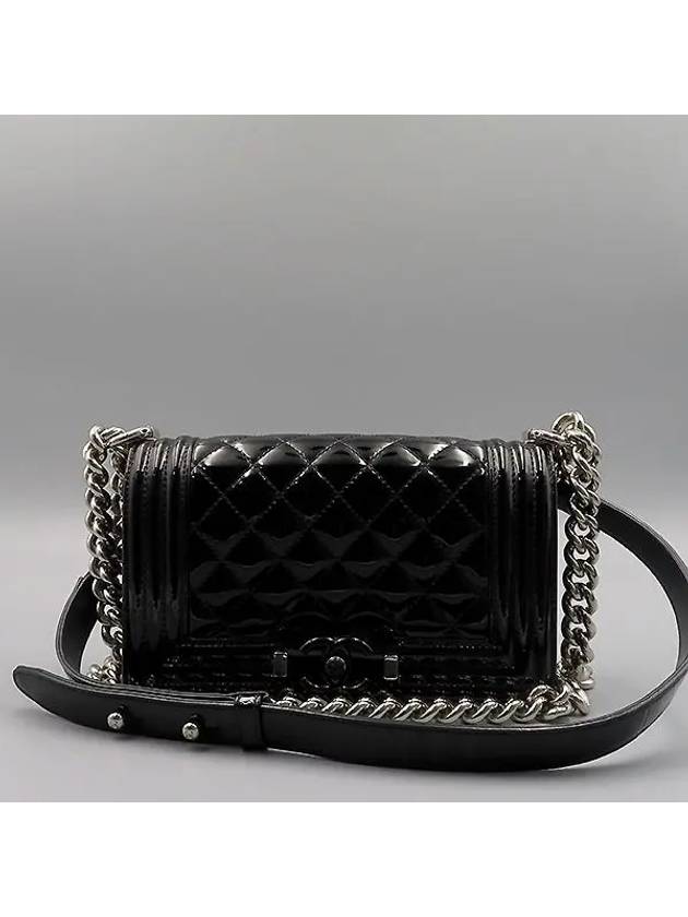 A67085 Black patent leather boy small ceramic rock decoration silver chain flap shoulder bag - CHANEL - BALAAN 2