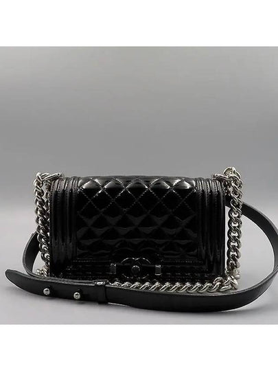 A67085 Black patent leather boy small ceramic rock decoration silver chain flap shoulder bag - CHANEL - BALAAN 2