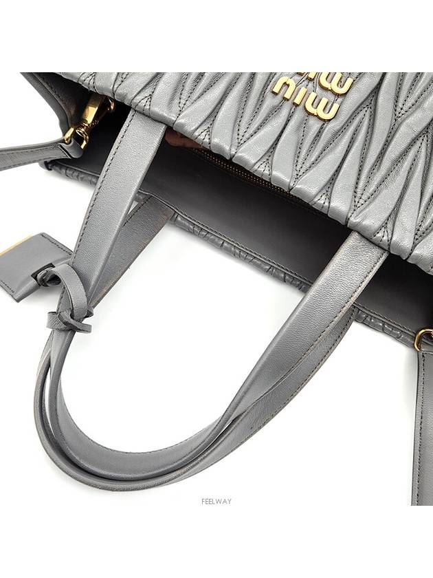 Matrace tote and shoulder bag 5BG258 L887402 - MIU MIU - BALAAN 5