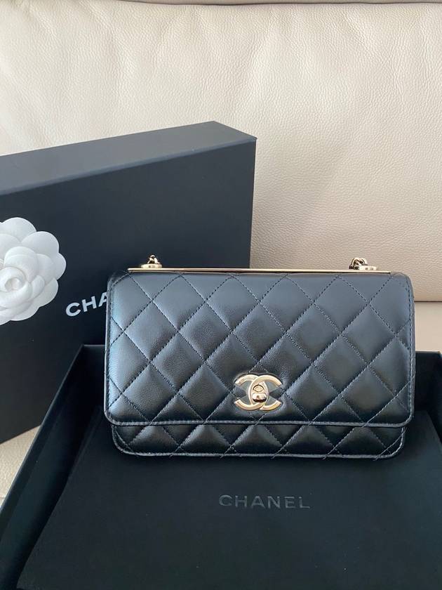 Trendy CC WOC Chain Bag Cross Bag Lambskin Black Gold A80982 - CHANEL - BALAAN 1