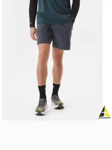 Running Essentials 4 5 Shorts Dark Gray SP323RHP71 - DESCENTE - BALAAN 1