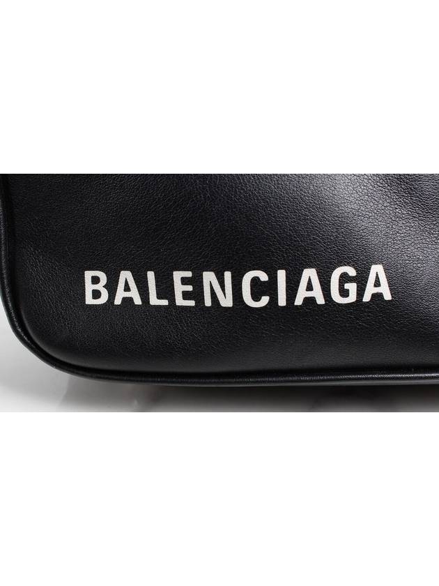 Logo triangle small duffel bag - BALENCIAGA - BALAAN 8