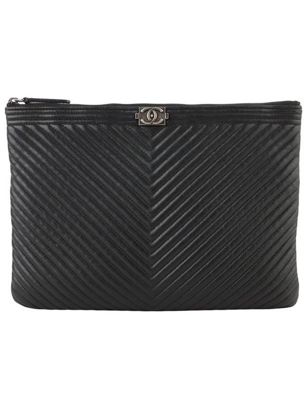 A84406 Boy Lambskin Clutch Bag New Medium 33536Y 3 - CHANEL - BALAAN 1