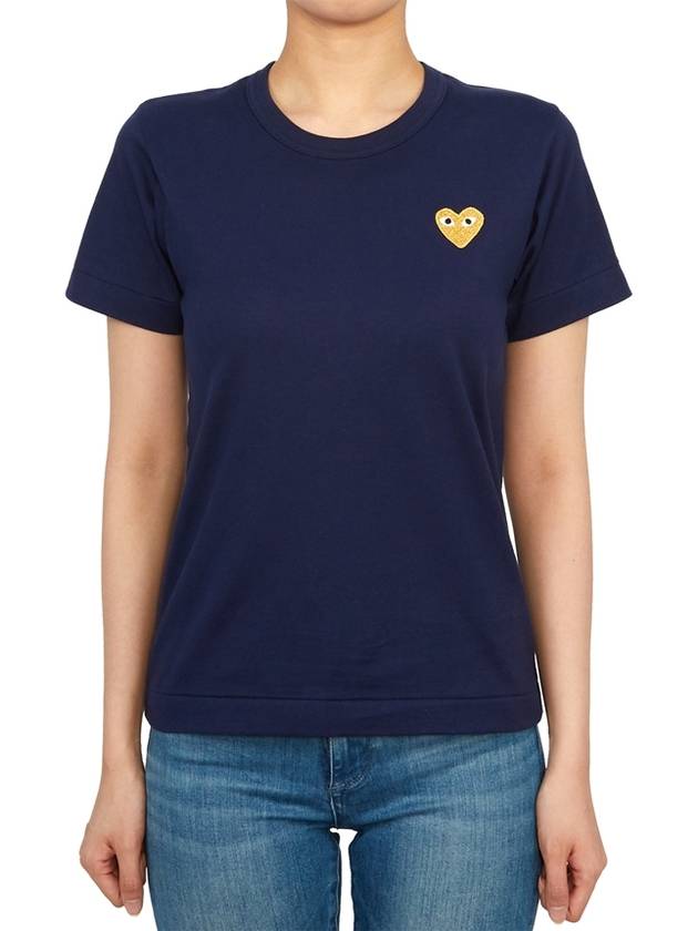 Comme des Gar ons Goldwappen Women s Short Sleeve T Shirt AZ T215 051 2 - COMME DES GARCONS PLAY - BALAAN 1