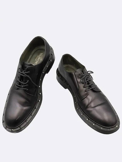 VY2S0C21 Rockstud decorated black men s derby shoes - VALENTINO - BALAAN 2