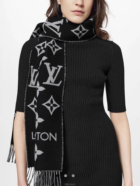 LV Essential Scarf Black - LOUIS VUITTON - BALAAN 2