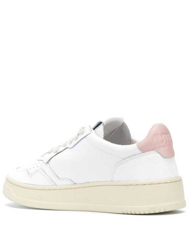 'Medalist Low' White Sneakers With Contrasting Heel Tab In Leather Woman Autry - AUTRY - BALAAN 3