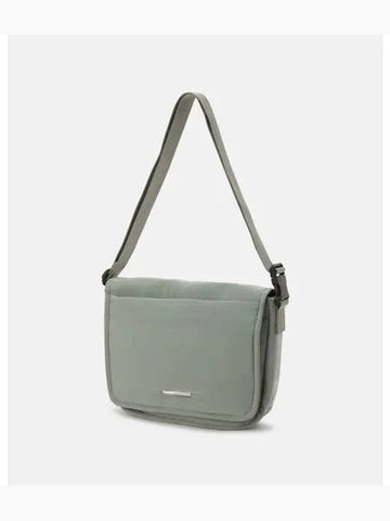 Sports Basic Lightweight Padded Messenger Bag S Light Green SP323UBG7A - DESCENTE - BALAAN 1