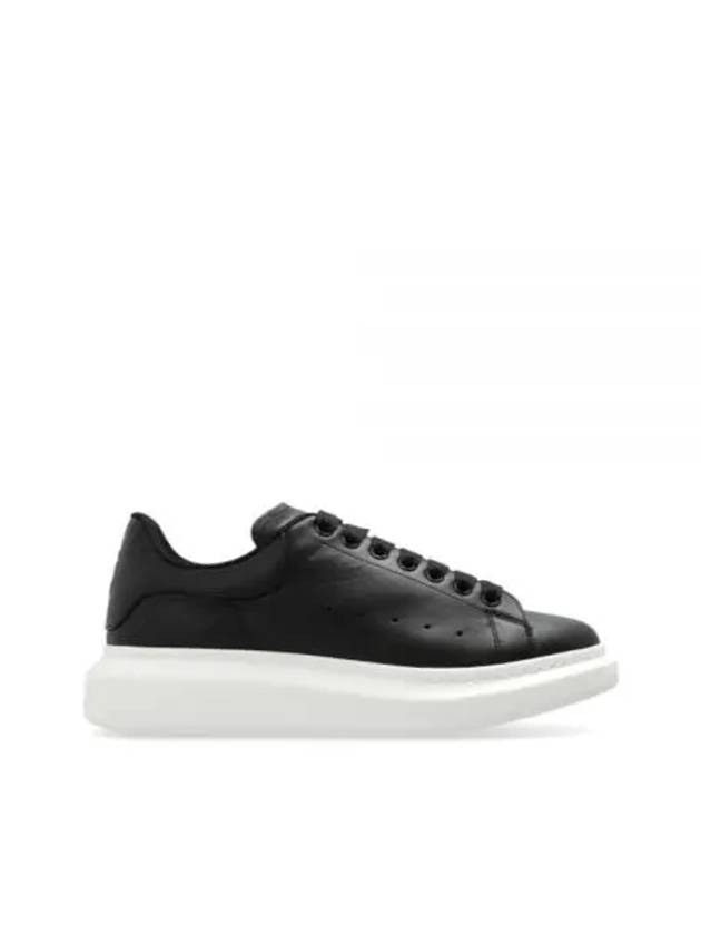 Oversized Lace-Up Low-Top Sneakers Black - ALEXANDER MCQUEEN - BALAAN 2