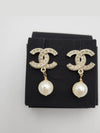 CC Metal Logo Pearl Earrings Gold - CHANEL - BALAAN 2