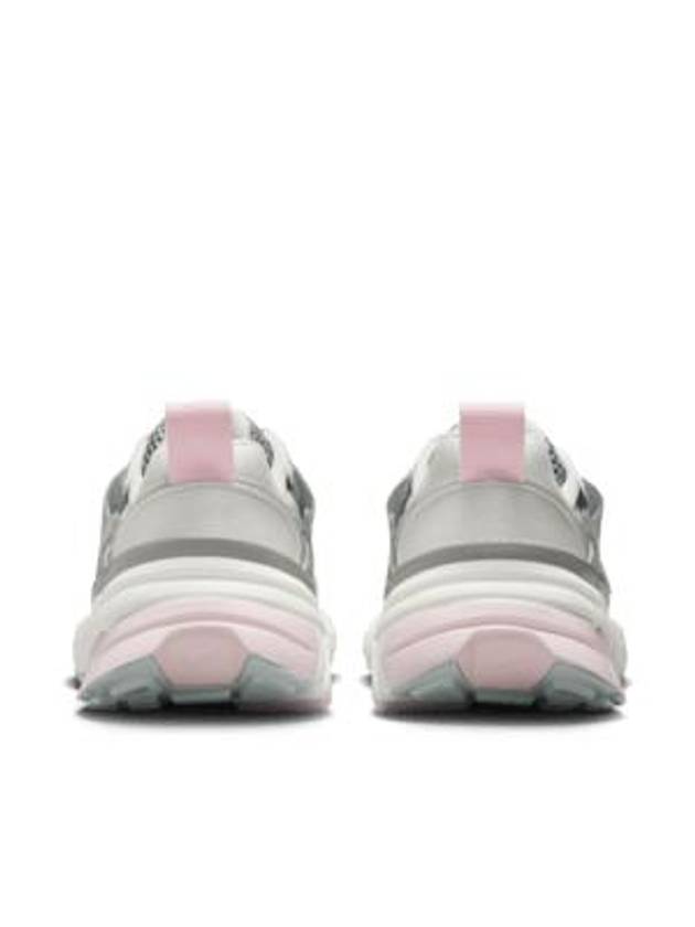 V2K Run Light Pumice Metallic Summit White Pink Foam HQ4046 001 - NIKE - BALAAN 7