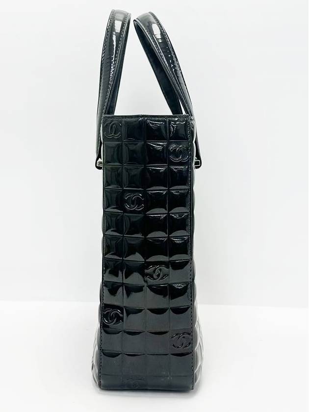 Black enamel chocolate bar 7th division CC logo tote bag 4VCHB32177 - CHANEL - BALAAN 3