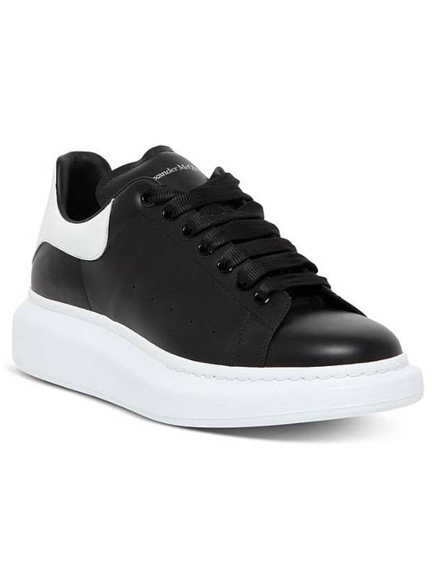 Oversized Leather Tab Low Top Sneakers Black - ALEXANDER MCQUEEN - BALAAN 3