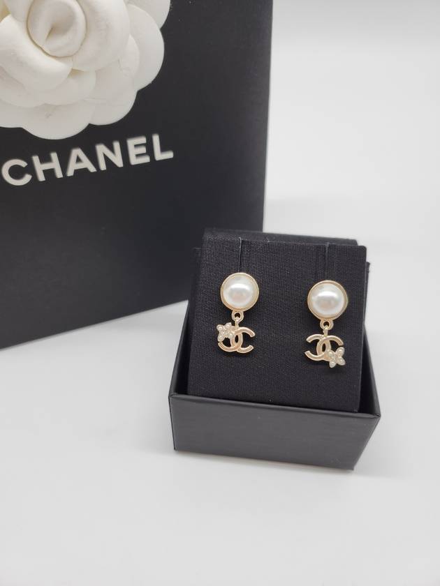 CC Logo Flower Pearl Drop Earrings Gold - CHANEL - BALAAN 9