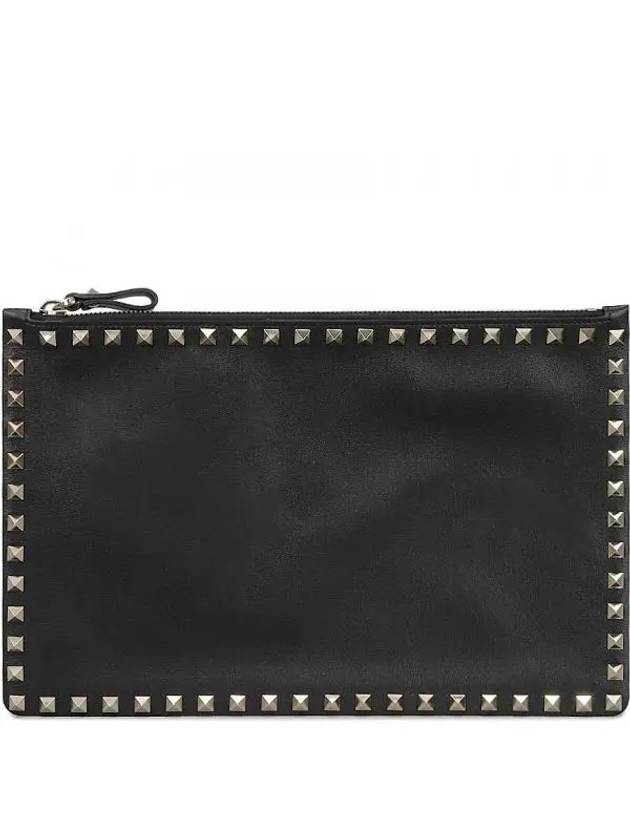 Rockstud Leather Clutch Bag Black - VALENTINO - BALAAN 2