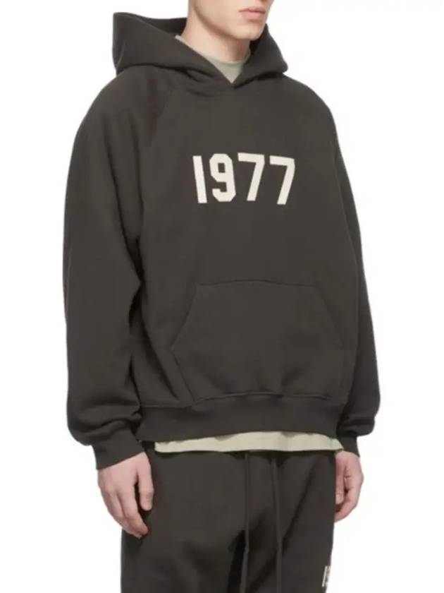 Essentials 1977 Applique Kangaroo Pocket Louvered Patch Hooded Sweatshirt Black - FEAR OF GOD ESSENTIALS - BALAAN 2