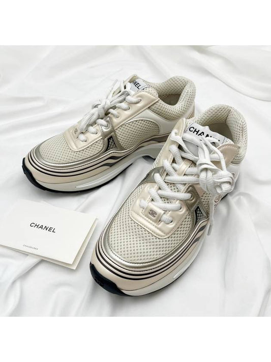 Women CC Logo Fabric Laminated Low Top Sneakers Silver Ivory - CHANEL - BALAAN 2