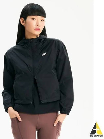 NBNME2W002 WOMEN Essential Running Semi Crop Windbreaker BLACK - NEW BALANCE - BALAAN 1