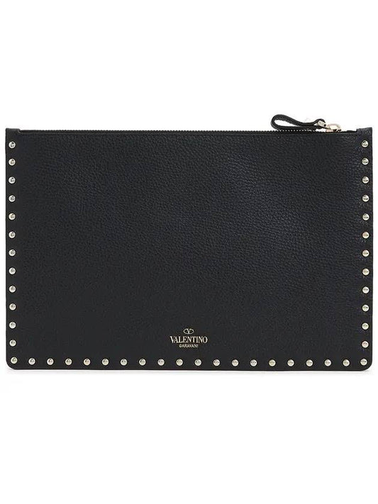 Rockstud Pebble Leather Clutch Bag Black - VALENTINO - BALAAN.