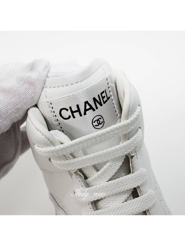 Sneakers Calfskin White - CHANEL - BALAAN 9