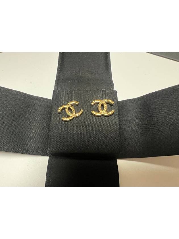 CC Logo Earrings Gold - CHANEL - BALAAN 5