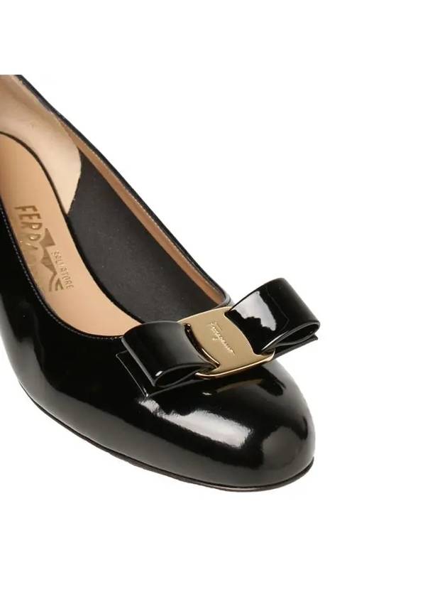 Vara Bow Patent Pumps Black - SALVATORE FERRAGAMO - BALAAN 8