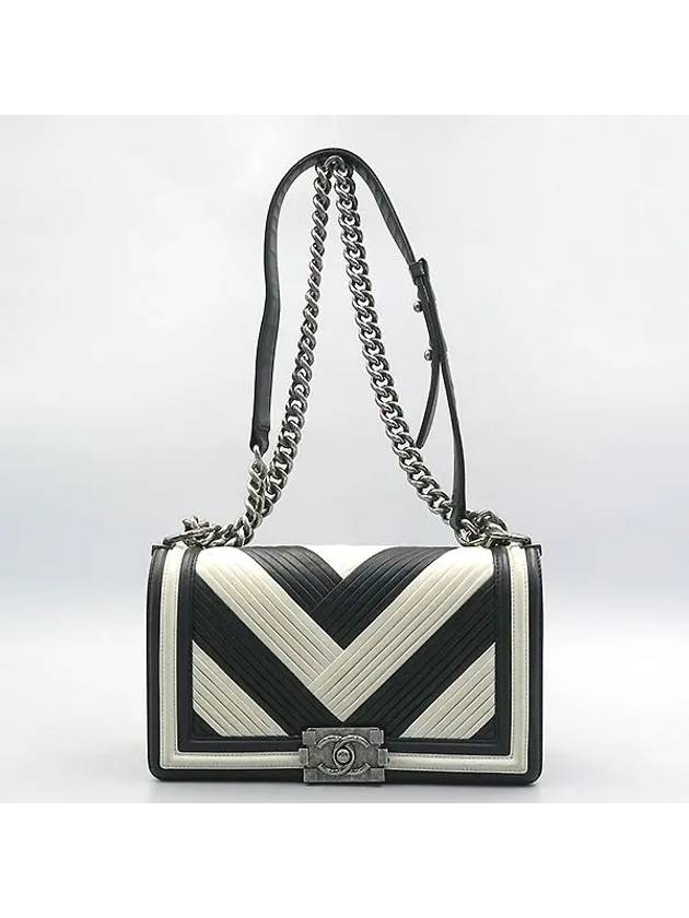 A67086Y60881 shoulder bag - CHANEL - BALAAN 2