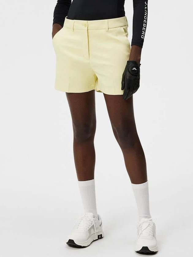 Gwen Shorts Yellow - J.LINDEBERG - BALAAN 3