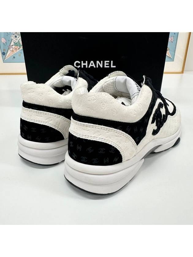 CC logo men s sneakers white black G39230 - CHANEL - BALAAN 4