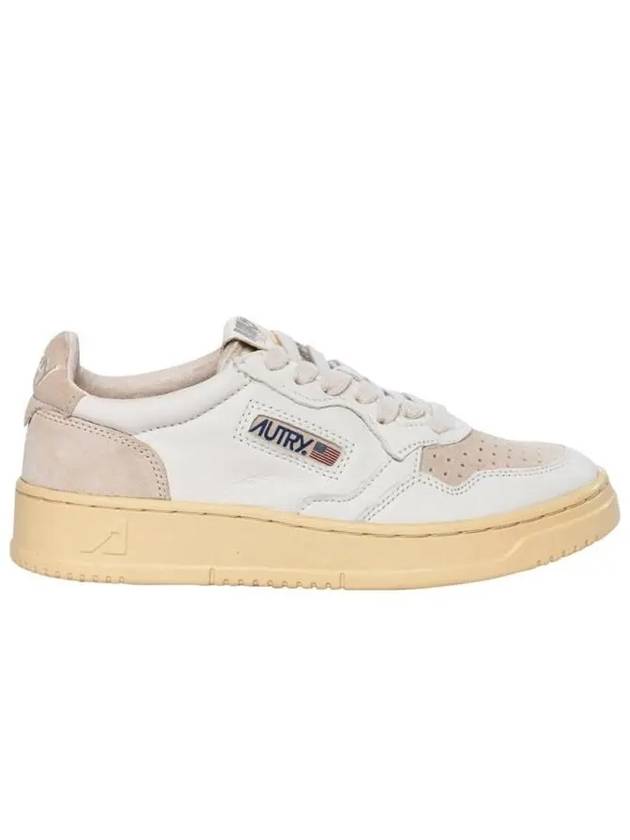 Medalist Low Top Sneakers White Sand - AUTRY - BALAAN 2