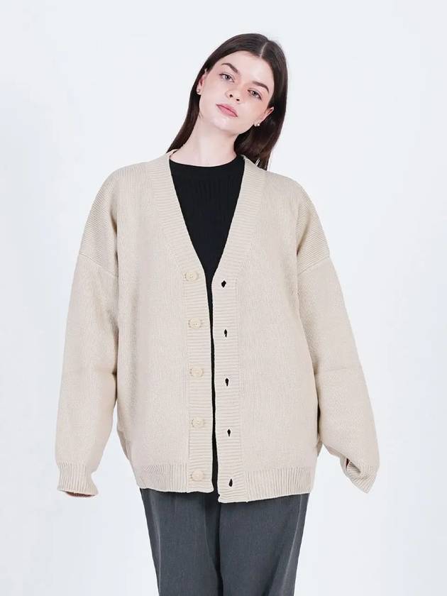 Hazzy Over Fit Y Neck Cardigan Beige - CHANCE'S NOI - BALAAN 2