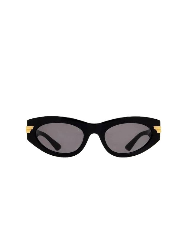 Eyewear Women's Bold Frame Cat Eye Sunglasses Black - BOTTEGA VENETA - BALAAN 1