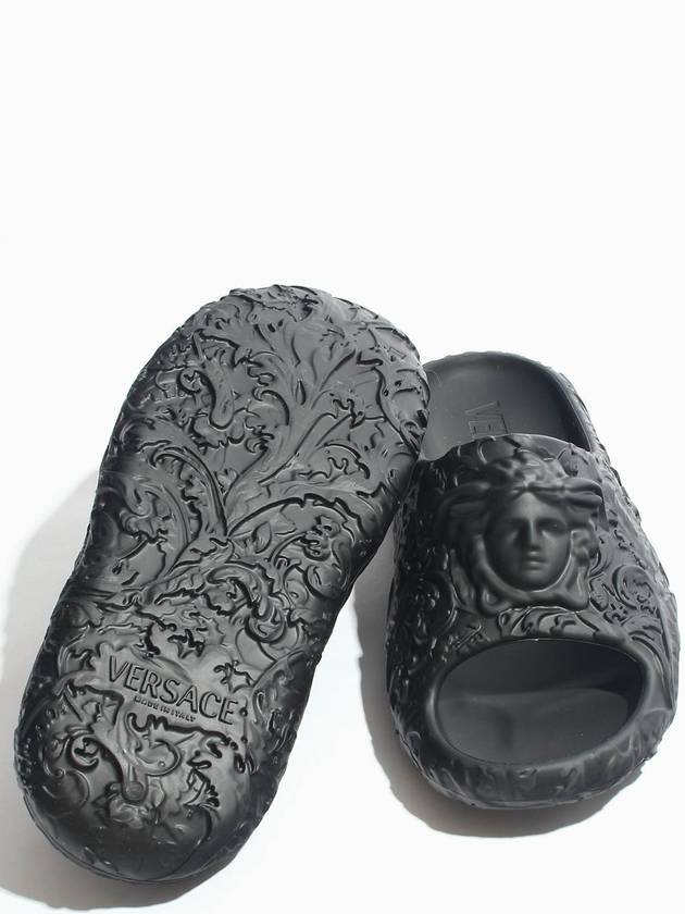 Dimension Medusa Slippers Black - VERSACE - BALAAN.