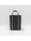 Rockstud Grained Leather Chain Tote Bag Black - VALENTINO - BALAAN 2